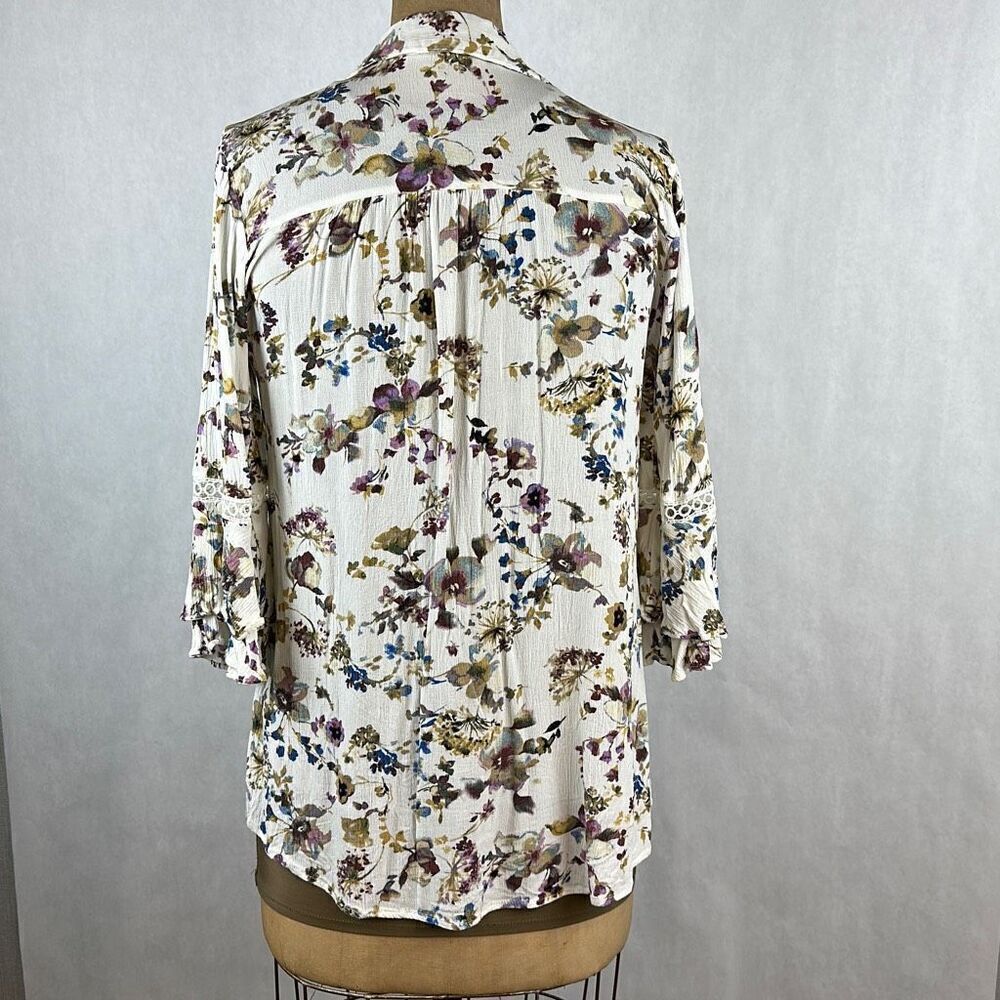 Altar’d State Button Down Blouse Shirt Top Floral Size Medium Lace Detail Ruffle - Picture 6 of 11
